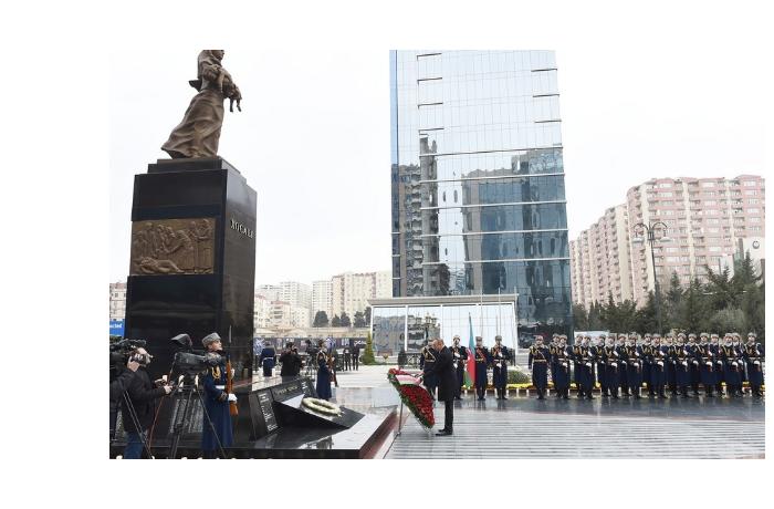 Президент Ильхам Алиев посетил памятник "Крик матери"