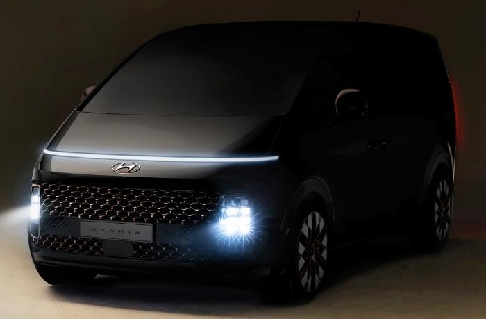 Новая модель минивэна Hyundai Staria