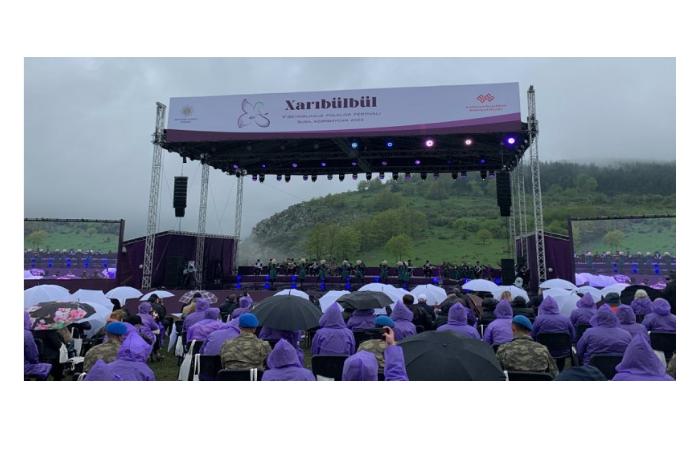 Şuşada V “Xarıbülbül” Festivalının açılışı olub, Prezident və birinci xanım açılışda iştirak edib